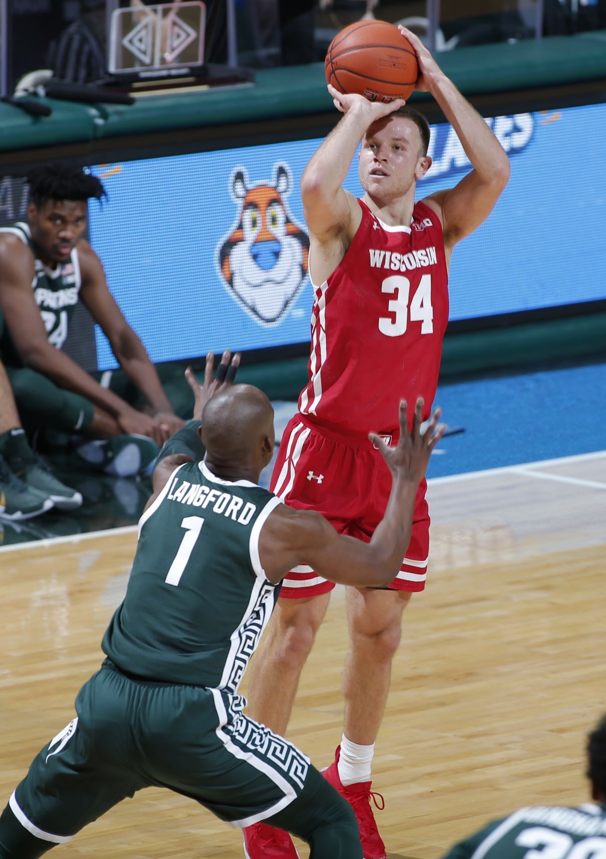 UW 85, Michigan State 76